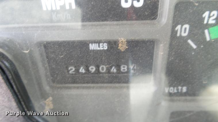 image for item DA6164 2002 International F4900 dump truck