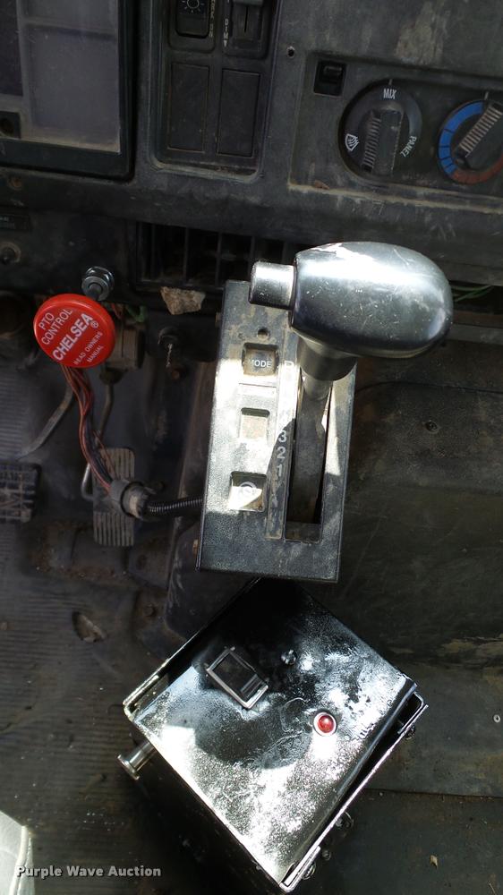 image for item DA6164 2002 International F4900 dump truck