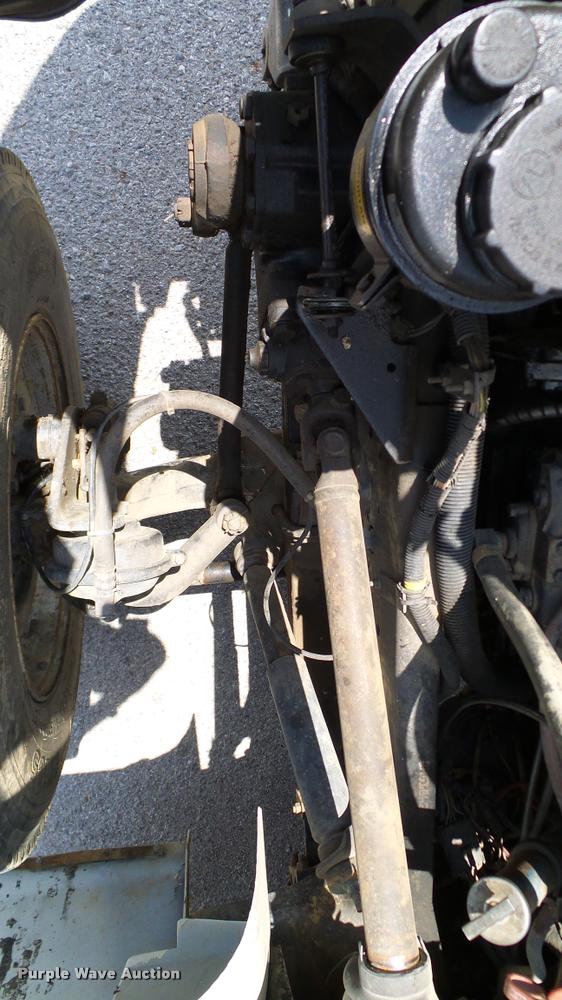 image for item DA6164 2002 International F4900 dump truck