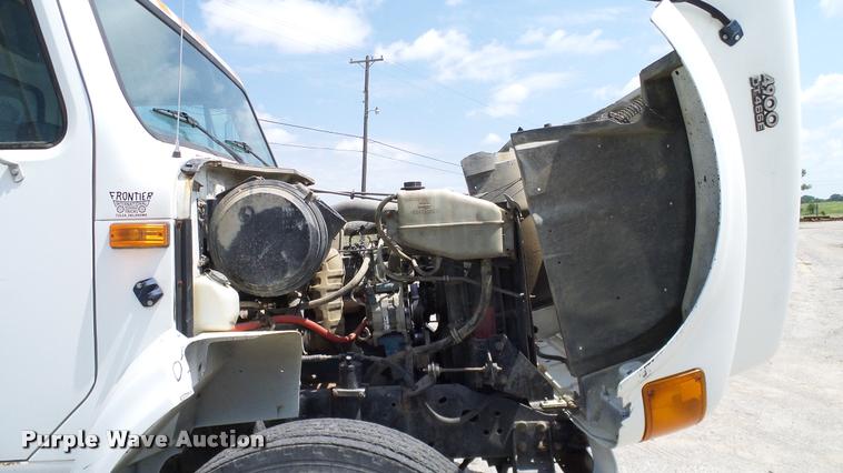 image for item DA6164 2002 International F4900 dump truck