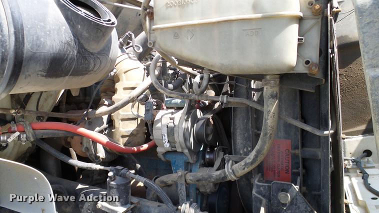 image for item DA6164 2002 International F4900 dump truck