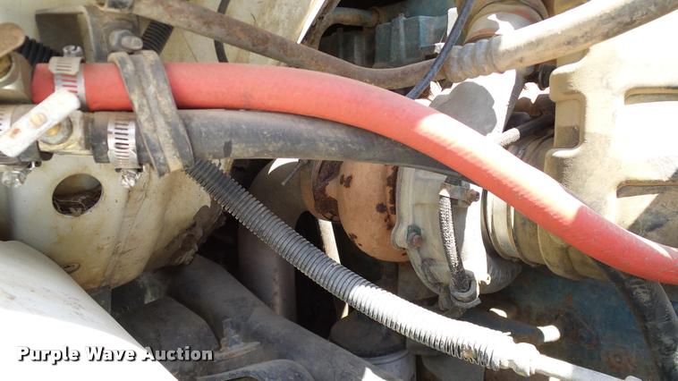 image for item DA6164 2002 International F4900 dump truck