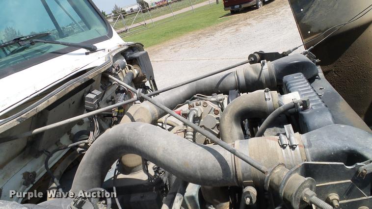 image for item DA6164 2002 International F4900 dump truck