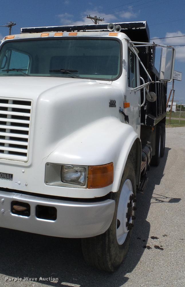 image for item DA6164 2002 International F4900 dump truck