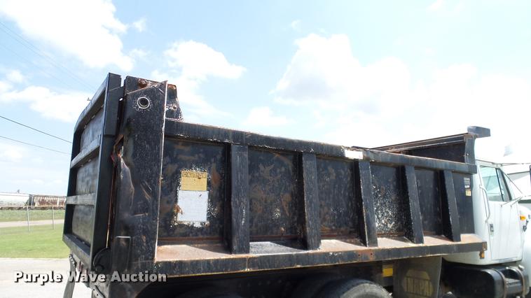 image for item DA6164 2002 International F4900 dump truck
