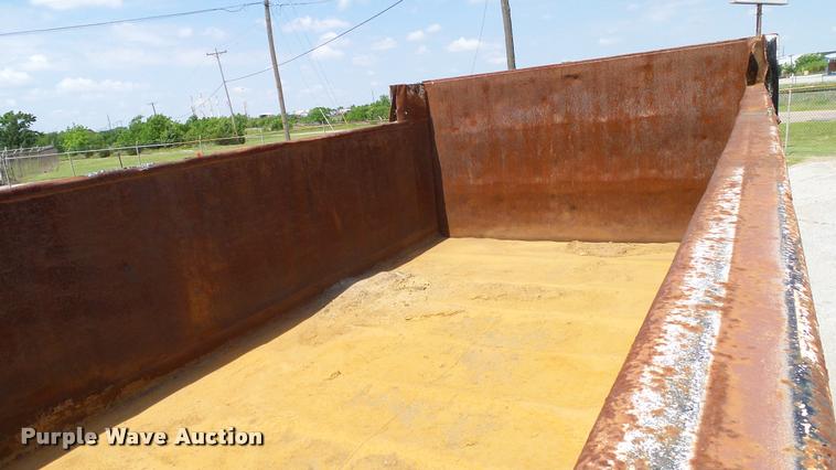 image for item DA6164 2002 International F4900 dump truck