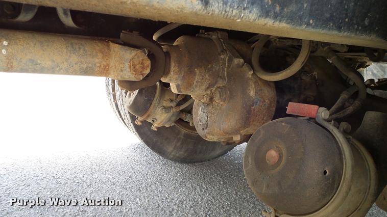 image for item DA6164 2002 International F4900 dump truck