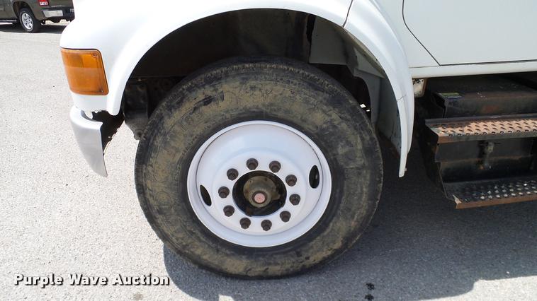 image for item DA6164 2002 International F4900 dump truck