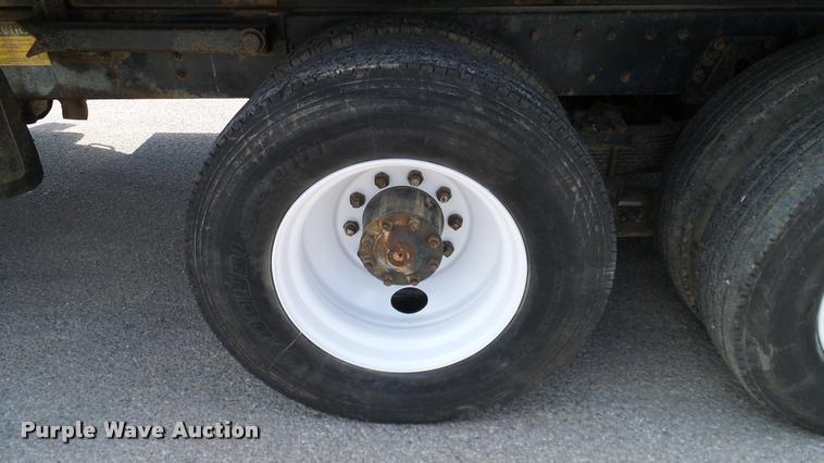 image for item DA6164 2002 International F4900 dump truck