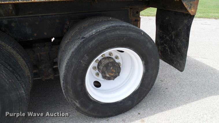 image for item DA6164 2002 International F4900 dump truck