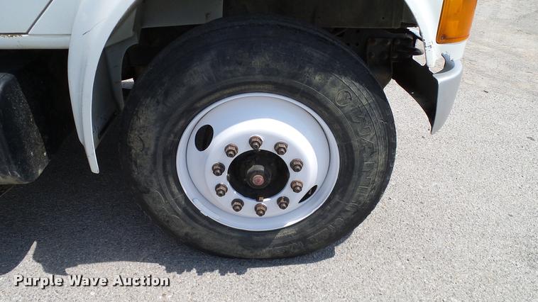 image for item DA6164 2002 International F4900 dump truck