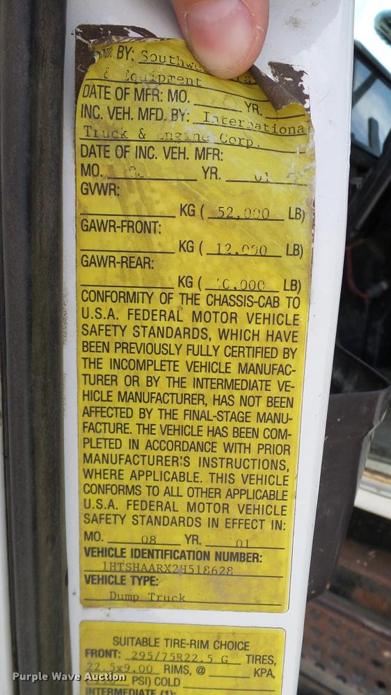 image for item DA6164 2002 International F4900 dump truck