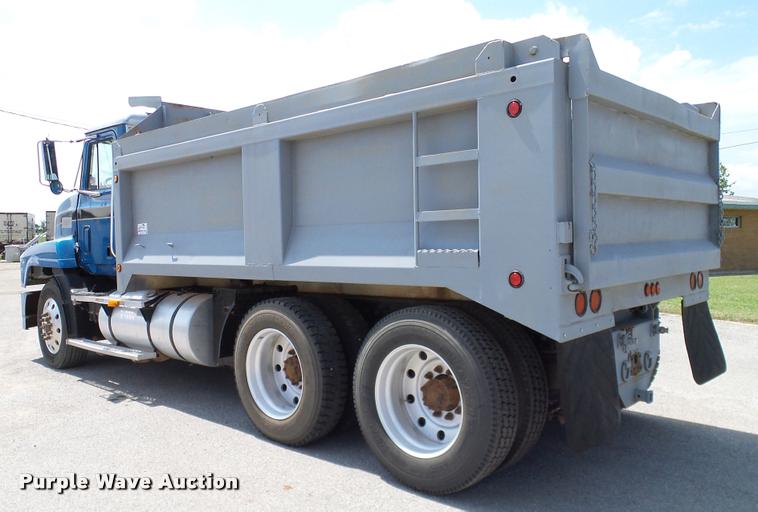 image for item DA6165 1997 Mack CH613 dump truck