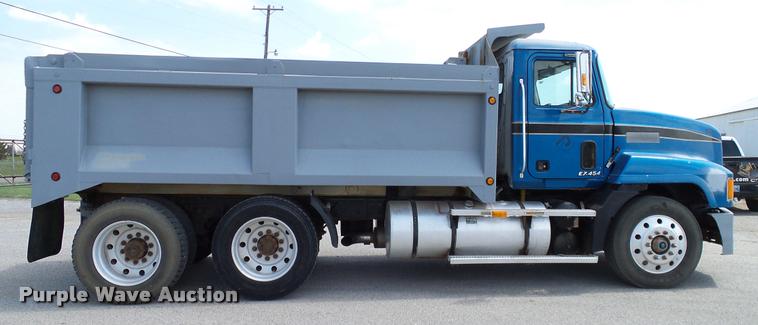 image for item DA6165 1997 Mack CH613 dump truck