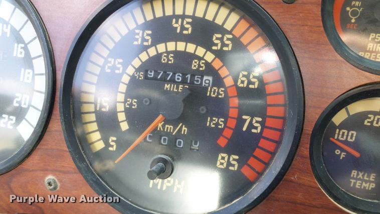 image for item DA6165 1997 Mack CH613 dump truck