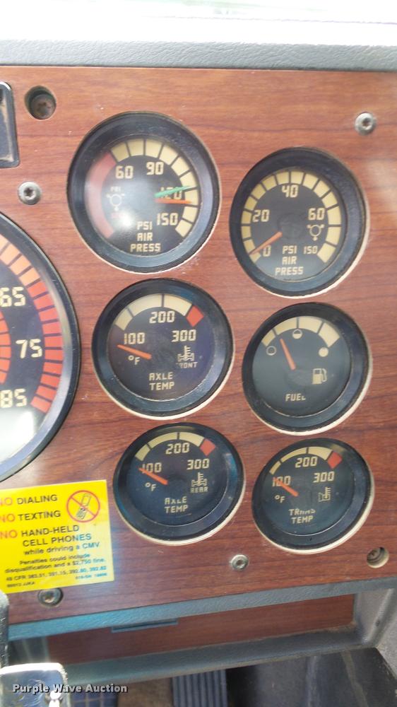 image for item DA6165 1997 Mack CH613 dump truck