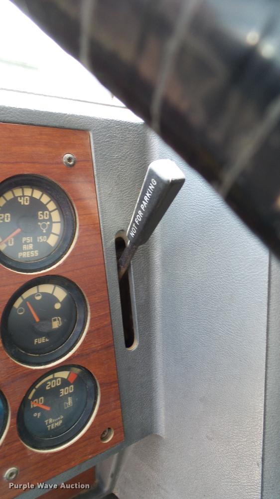 image for item DA6165 1997 Mack CH613 dump truck