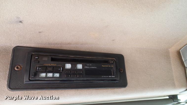 image for item DA6165 1997 Mack CH613 dump truck