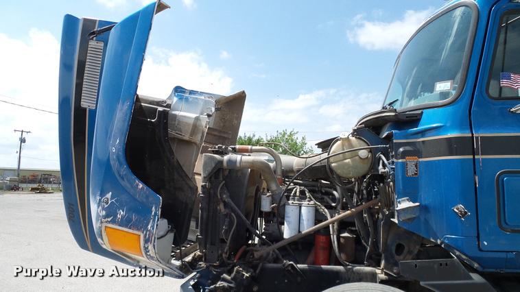 image for item DA6165 1997 Mack CH613 dump truck