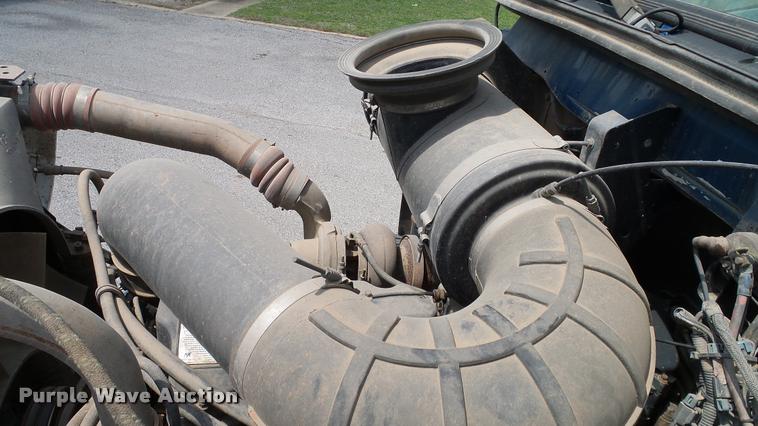 image for item DA6165 1997 Mack CH613 dump truck