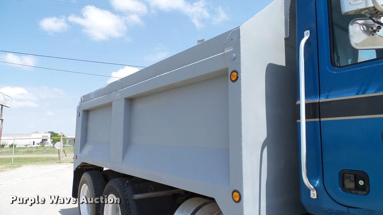 image for item DA6165 1997 Mack CH613 dump truck