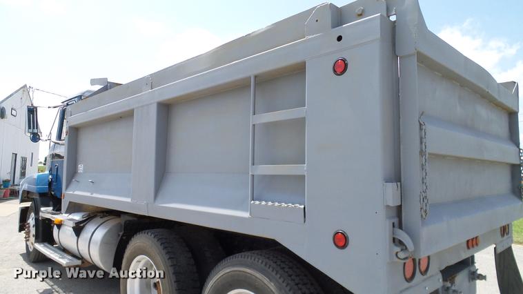 image for item DA6165 1997 Mack CH613 dump truck
