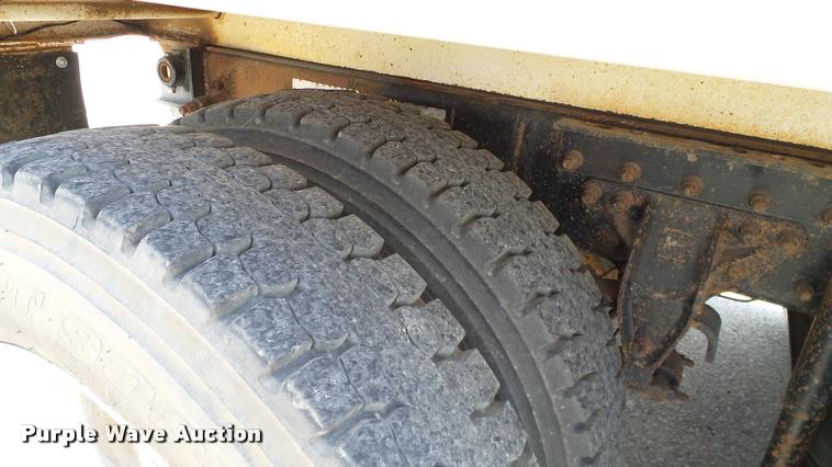 image for item DA6165 1997 Mack CH613 dump truck