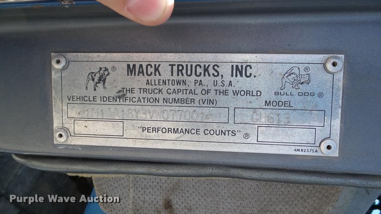 image for item DA6165 1997 Mack CH613 dump truck