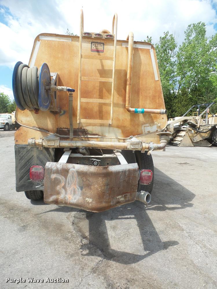 image for item DA6250 1987 Freightliner FLC112 tank truck