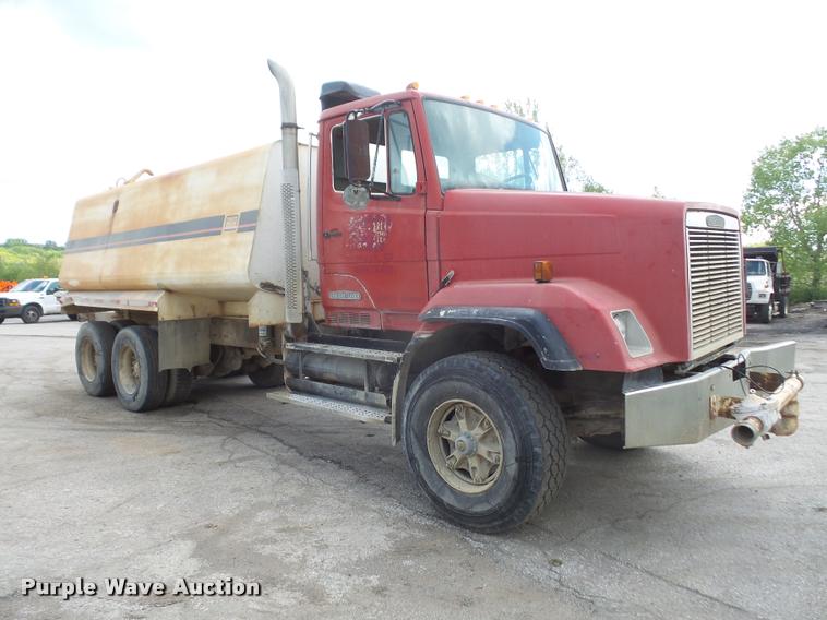 image for item DA6250 1987 Freightliner FLC112 tank truck