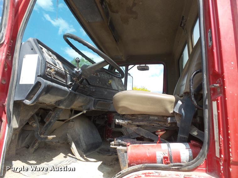 image for item DA6250 1987 Freightliner FLC112 tank truck