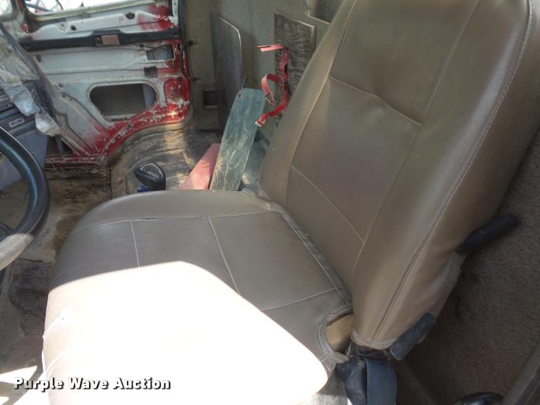 image for item DA6250 1987 Freightliner FLC112 tank truck