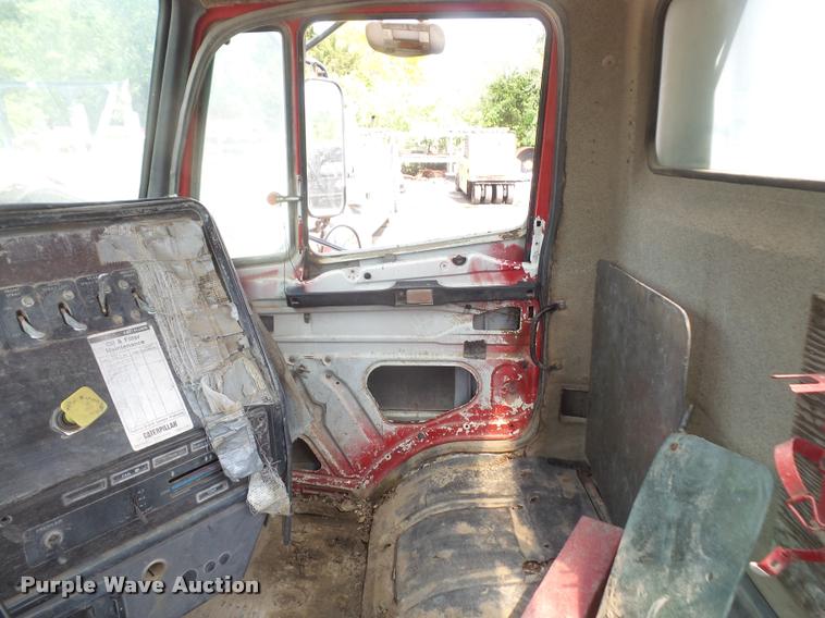 image for item DA6250 1987 Freightliner FLC112 tank truck