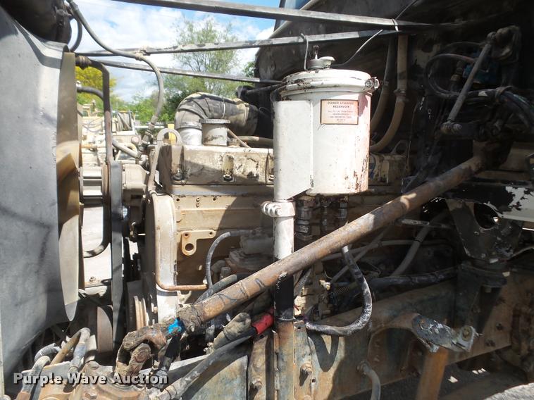 image for item DA6250 1987 Freightliner FLC112 tank truck