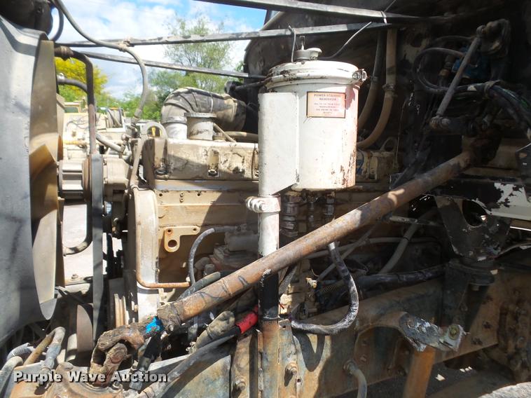 image for item DA6250 1987 Freightliner FLC112 tank truck