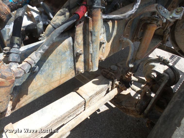 image for item DA6250 1987 Freightliner FLC112 tank truck