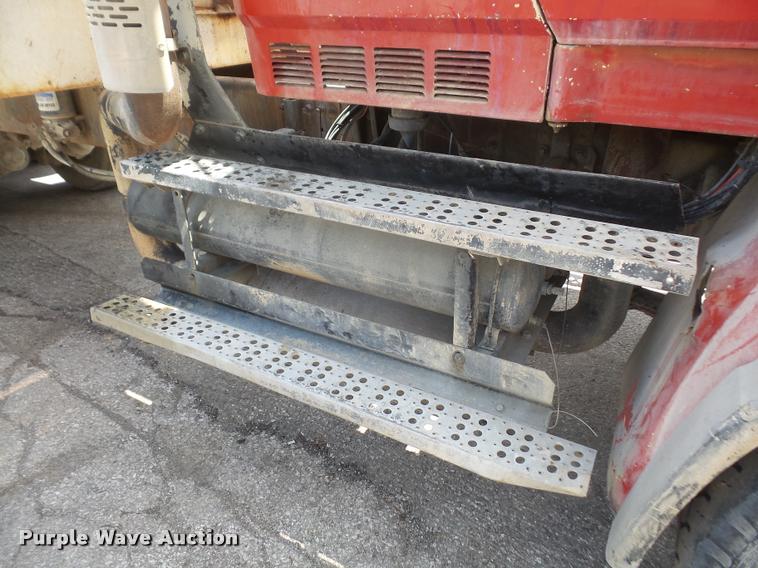 image for item DA6250 1987 Freightliner FLC112 tank truck