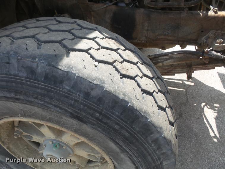 image for item DA6250 1987 Freightliner FLC112 tank truck