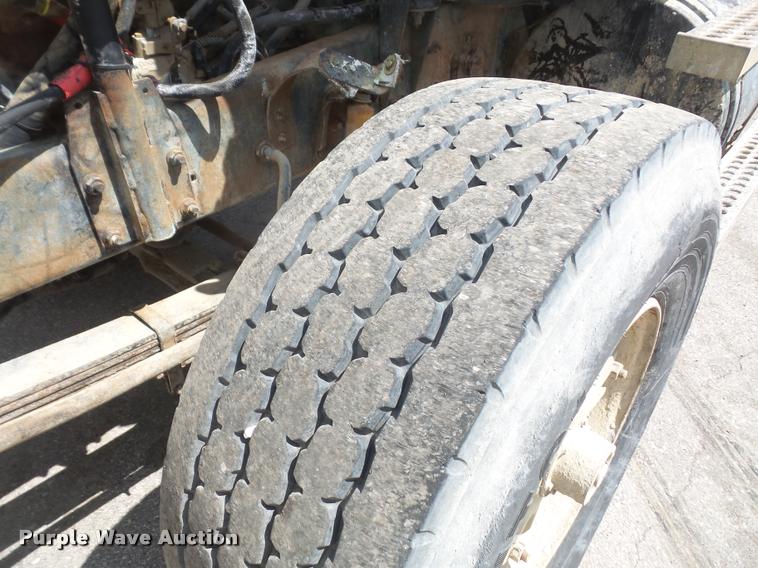 image for item DA6250 1987 Freightliner FLC112 tank truck