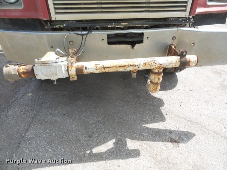 image for item DA6250 1987 Freightliner FLC112 tank truck