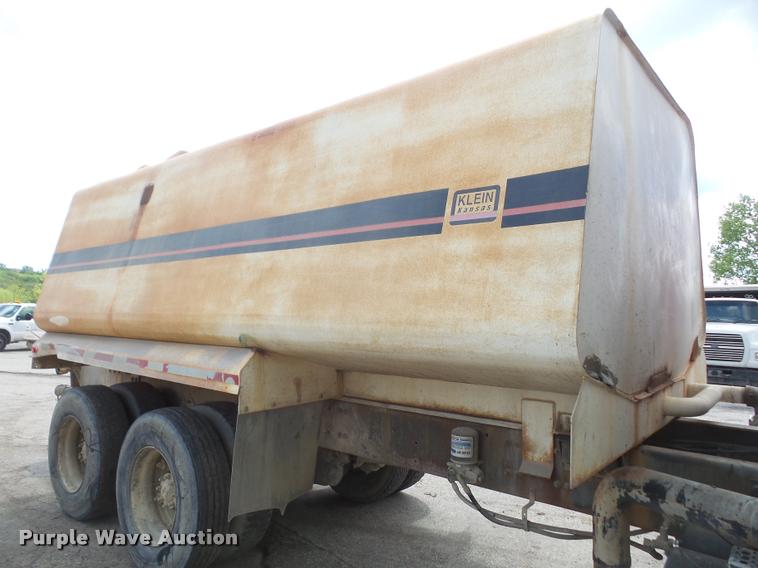 image for item DA6250 1987 Freightliner FLC112 tank truck