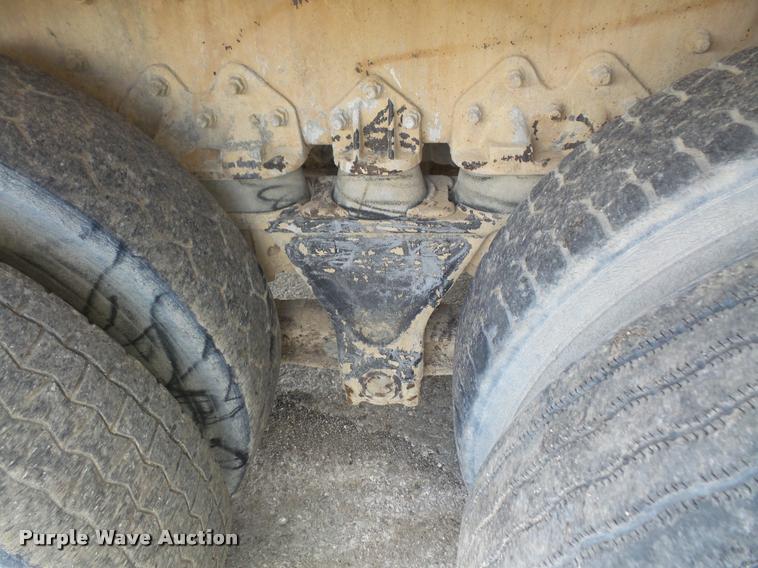 image for item DA6250 1987 Freightliner FLC112 tank truck