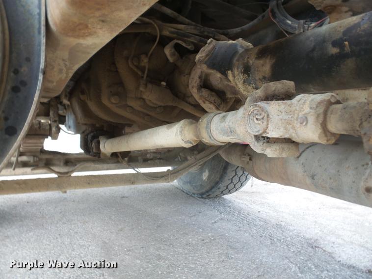 image for item DA6250 1987 Freightliner FLC112 tank truck