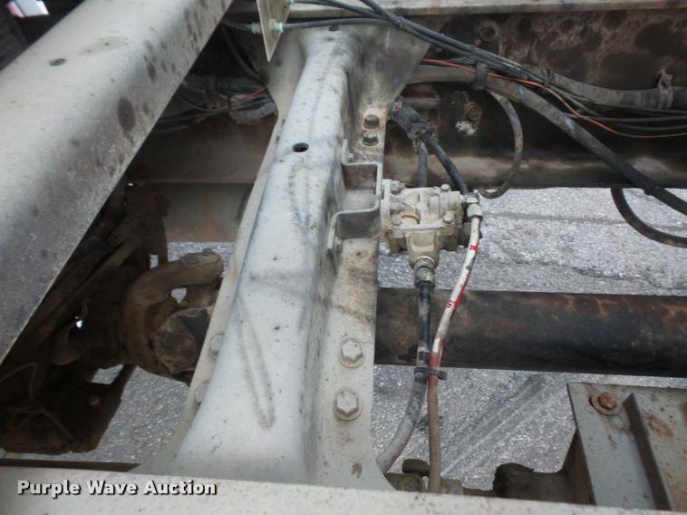 image for item DA6250 1987 Freightliner FLC112 tank truck