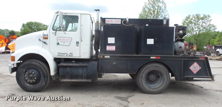 image for item DA6254 1999 International 8100 service truck