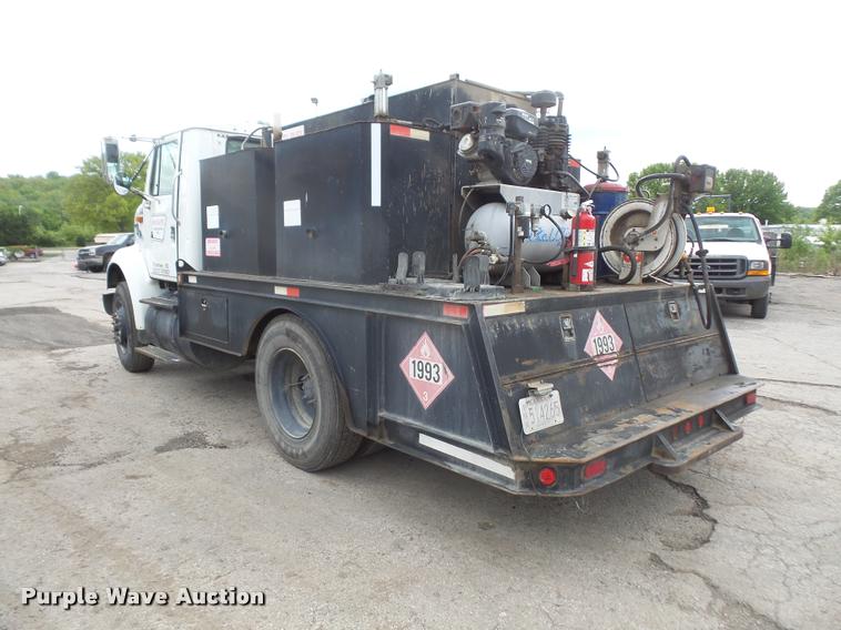 image for item DA6254 1999 International 8100 service truck