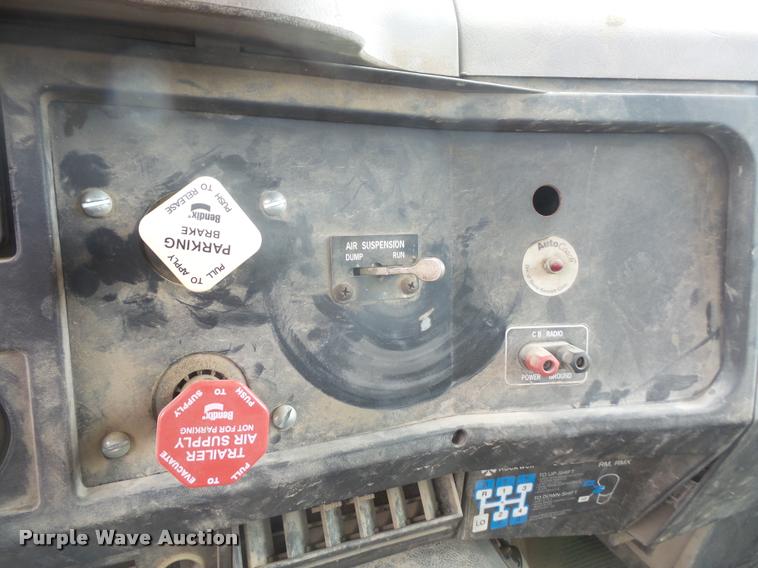 image for item DA6254 1999 International 8100 service truck