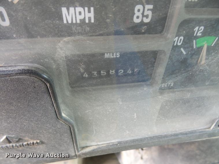 image for item DA6254 1999 International 8100 service truck