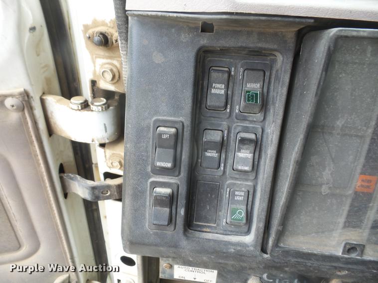 image for item DA6254 1999 International 8100 service truck