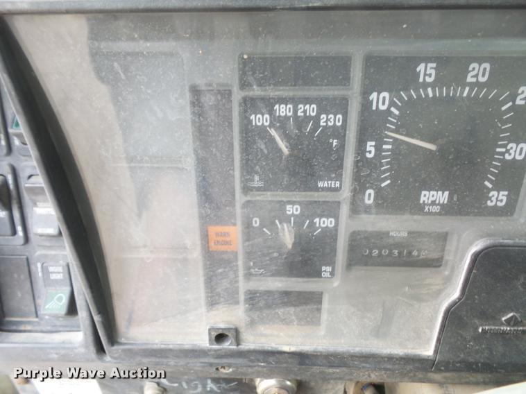 image for item DA6254 1999 International 8100 service truck